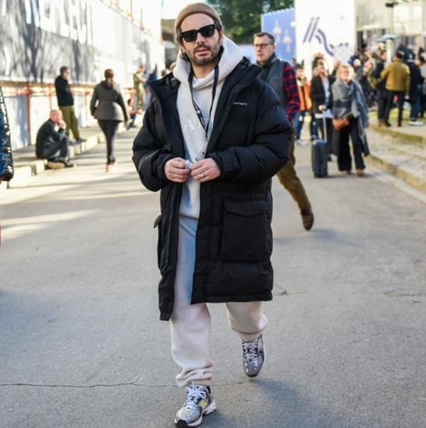 Mütze + Sweatshirt, Kapuzenpullover – absolut schick und cool-01