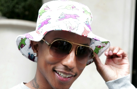 Bucket Hats in allen Klimazonen Prominente und Influencer setzen den Trend
