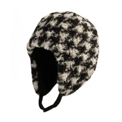 Black Winter Reversible Houndstooth Earflap Hats Wbeh2410-01, mian image Black Winter Reversible Houndstooth Earflap Hats Wbeh2410-01, mian image
