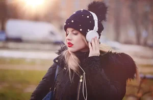 Comment conserver votre coiffure lorsque vous portez un bonnet d'hiver