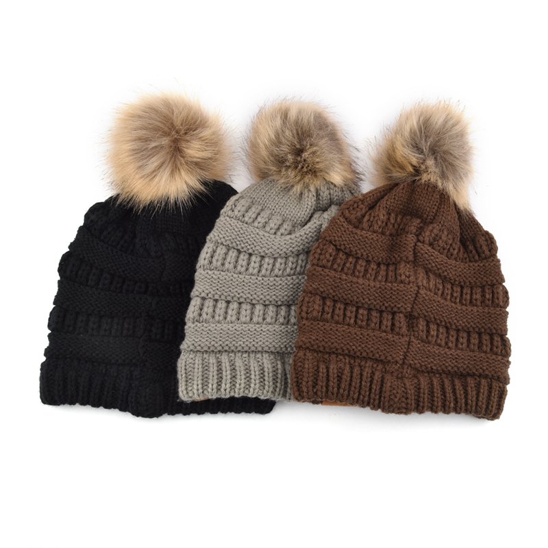Cappello da sci invernale da donna personalizzato in acrilico con pompon in pelliccia sintetica